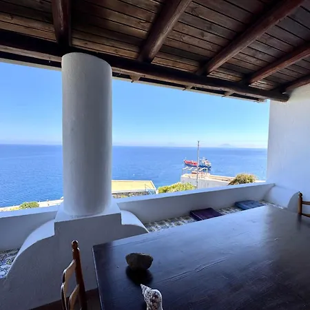Casa Ornella, Con Vista Mozzafiato Sulle Eolie Holiday home Malfa (Salina)